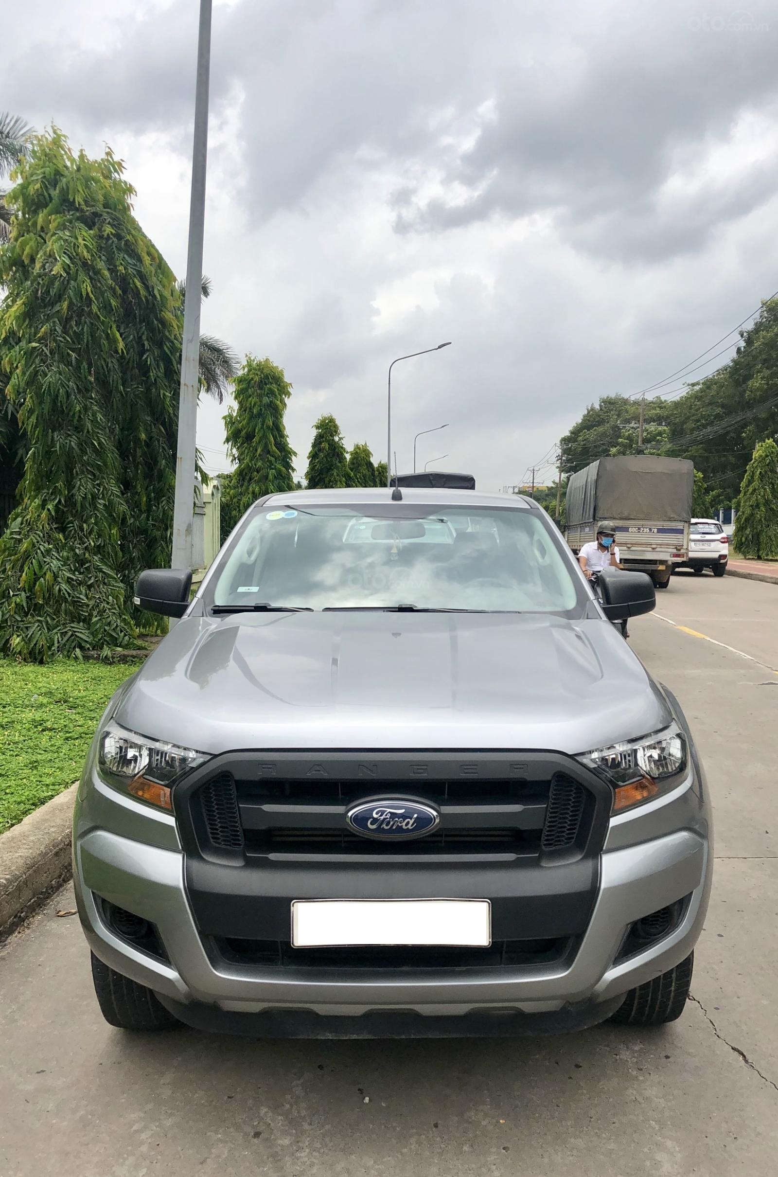 Ford Ranger 2016 - Bán xe Ford Ranger XL 2.2L 4x4 MT 2016, màu bạc, nhập khẩu nguyên chiếc