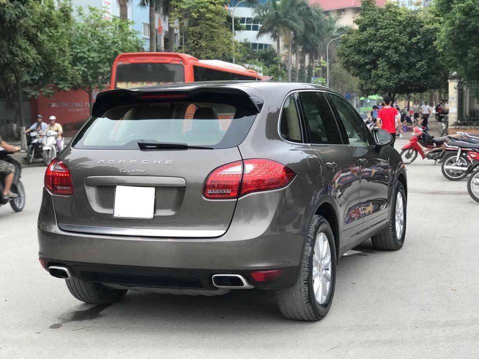 Porsche Cayenne 2011 - Bán Porsche Cayenne năm 2011, màu nâu, xe nhập