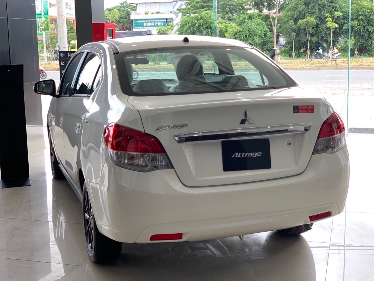 Mitsubishi Attrage   MT Eco 2019 - Trả trước 110tr lăn bánh xe Mitsubishi Attrage nhập Thái Lan nguyên chiếc. LH Ngọc: 0931790312
