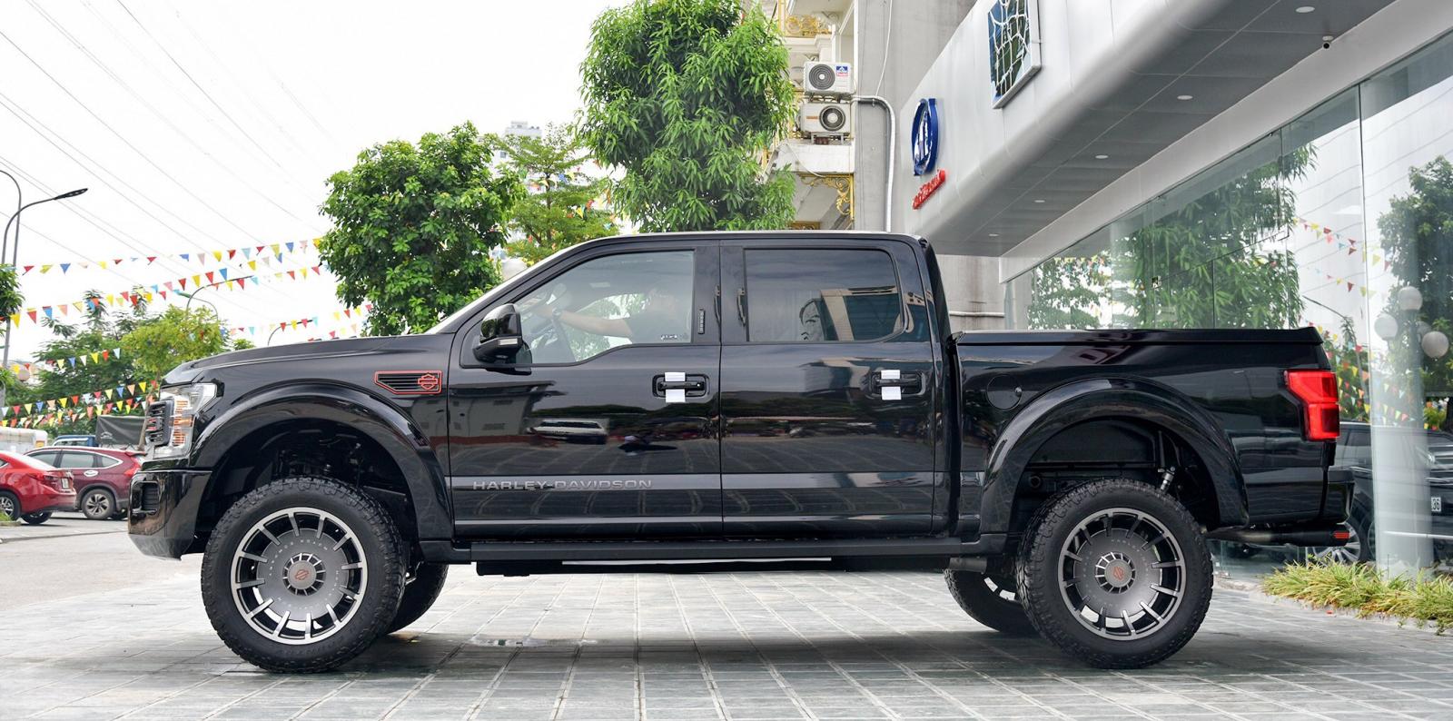 Ford F 150 Harley Davidson 2019 - Cần bán Ford F 150 F150 Harley Davidson đời 2019, màu đen, nhập khẩu nguyên chiếc