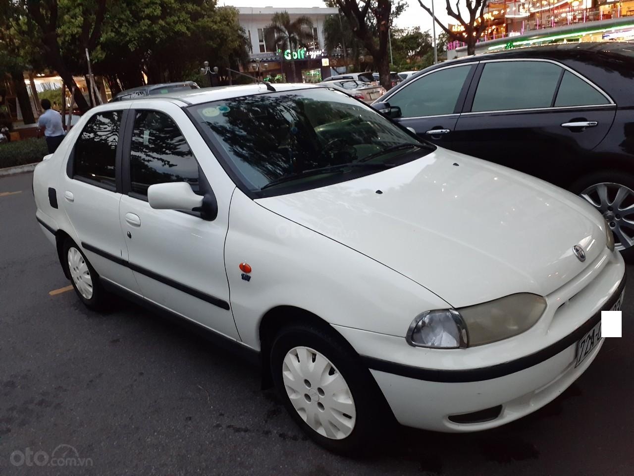 Fiat Siena 1.6 2002 - Bán xe Fiat Sieana 1.6 đời 2002, màu trắng, biển số Vũng Tàu, xe nhập