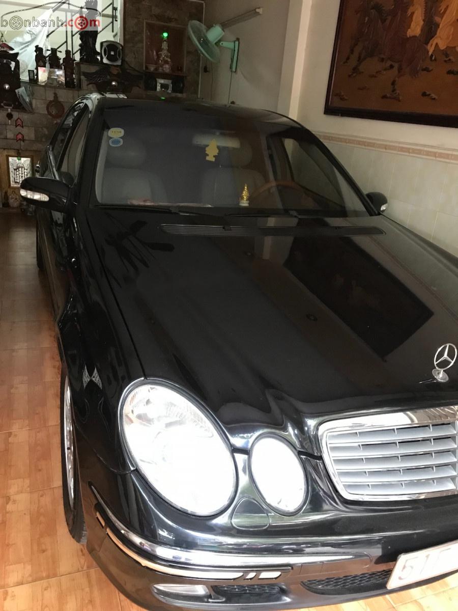 Mercedes-Benz E class E240 2004 - Bán Mercedes E240 đời 2004, màu đen, xe nhập, giá 288tr