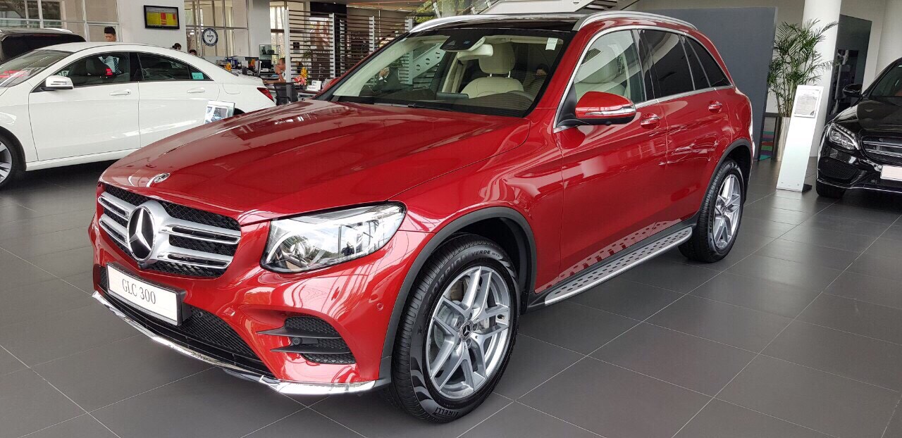 Mercedes-Benz GLC-Class GLC 300 AMG 2019 - Bán GLC 300 AMG 4Matic, xe gầm cao với gói độ thể thao cực ngầu