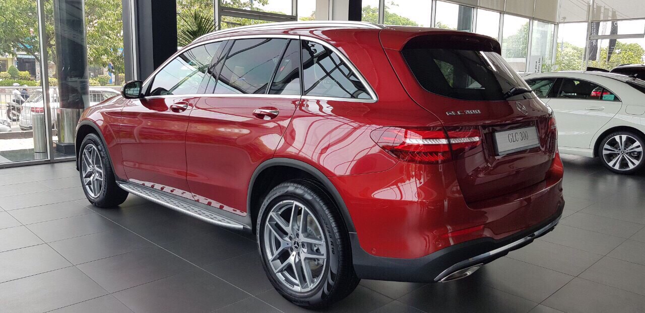 Mercedes-Benz GLC-Class GLC 300 AMG 2019 - Bán GLC 300 AMG 4Matic, xe gầm cao với gói độ thể thao cực ngầu