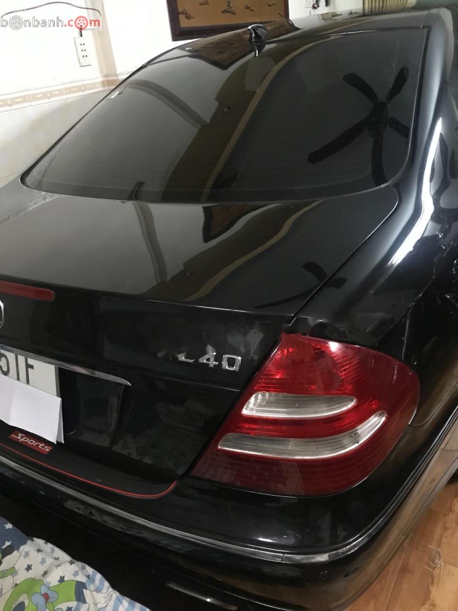 Mercedes-Benz E class E240 2004 - Bán Mercedes E240 đời 2004, màu đen, xe nhập, giá 288tr