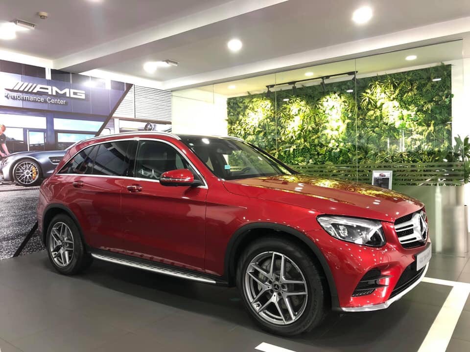 Mercedes-Benz GLC-Class GLC 300 AMG 2019 - Bán GLC 300 AMG 4Matic, xe gầm cao với gói độ thể thao cực ngầu