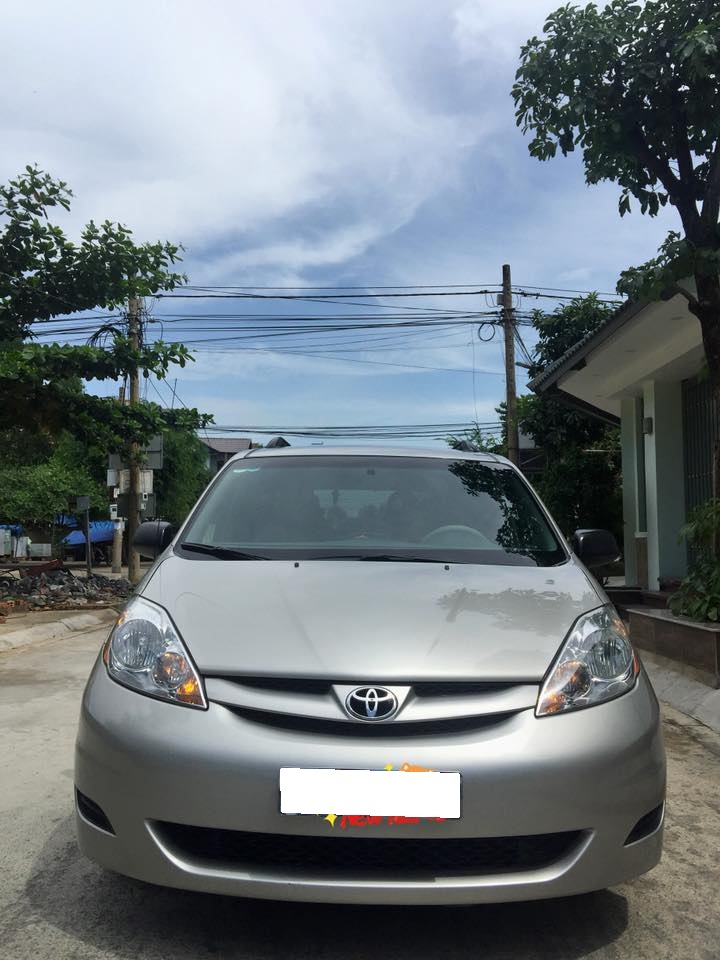 Toyota Sienna 2009 - Em cần bán xe Sienna LE 2009, số tự động, nhập Mỹ, màu bạc