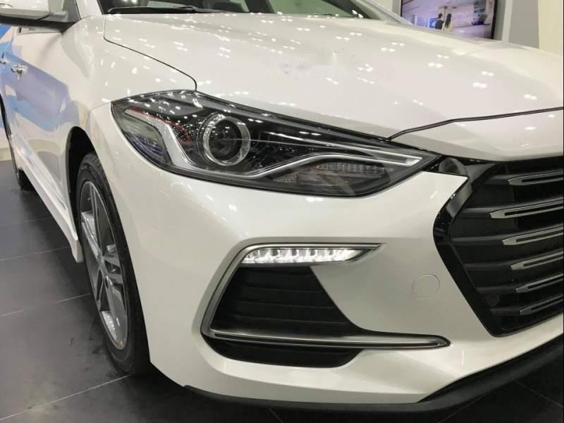 Hyundai Elantra   Sport 2019 - Bán ô tô Hyundai Elantra Sport năm 2019, màu trắng