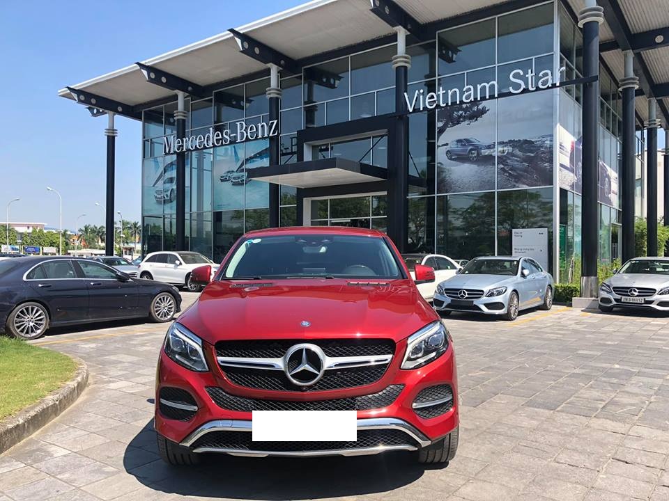 Mercedes-Benz GLE-Class 400 Coupe 2018 - Bán Mercedes GLE 400 Coupe màu đỏ/kem sản xuất 2018 đăng ký 2019, tên tư nhân