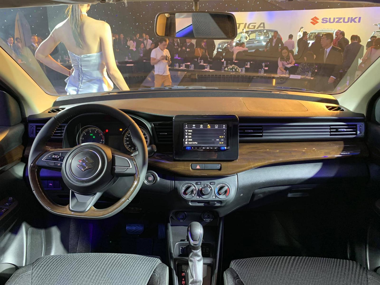 Suzuki Ertiga 2019 - Cần bán Suzuki Ertiga năm 2019, màu trắng, nhập khẩu nguyên chiếc, giá 549tr