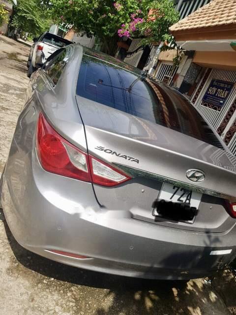 Hyundai Sonata  Y20  2010 - Bán Hyundai Sonata Y20 năm sản xuất 2010, màu bạc, xe nhập 