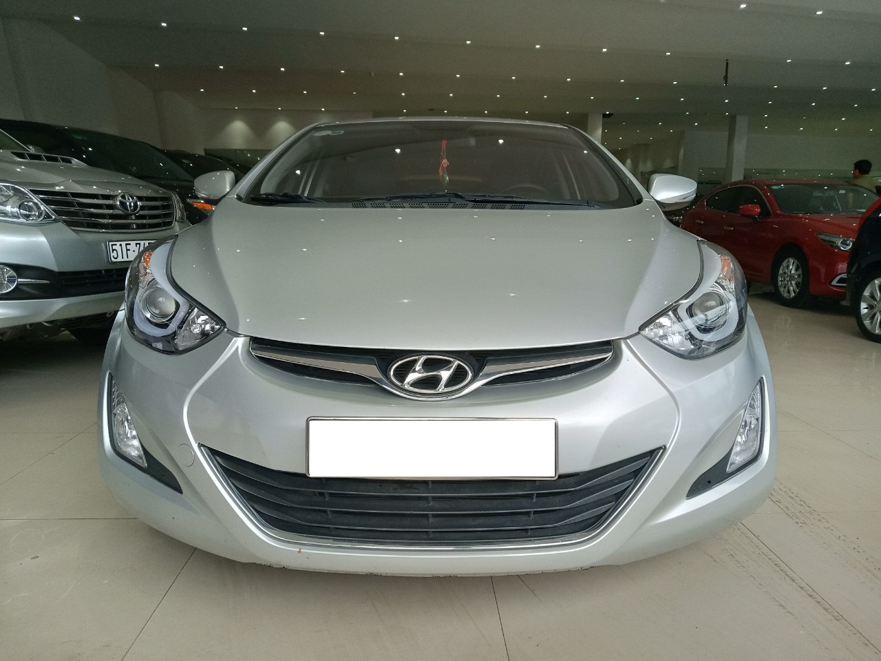 Hyundai Elantra 2015 - Cần bán Hyundai Elantra đời 2015, màu bạc, xe nhập, 520tr