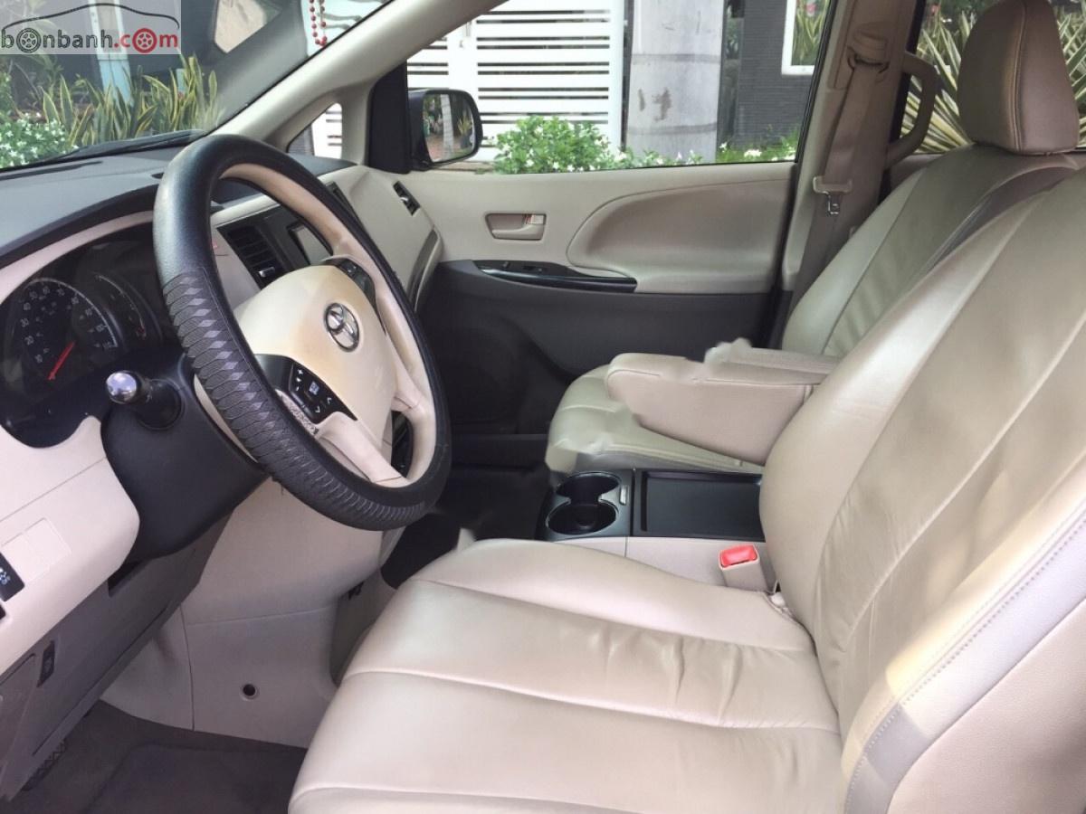 Toyota Sienna 2012 - Bán Toyota Sienna năm 2012, màu vàng, nhập khẩu