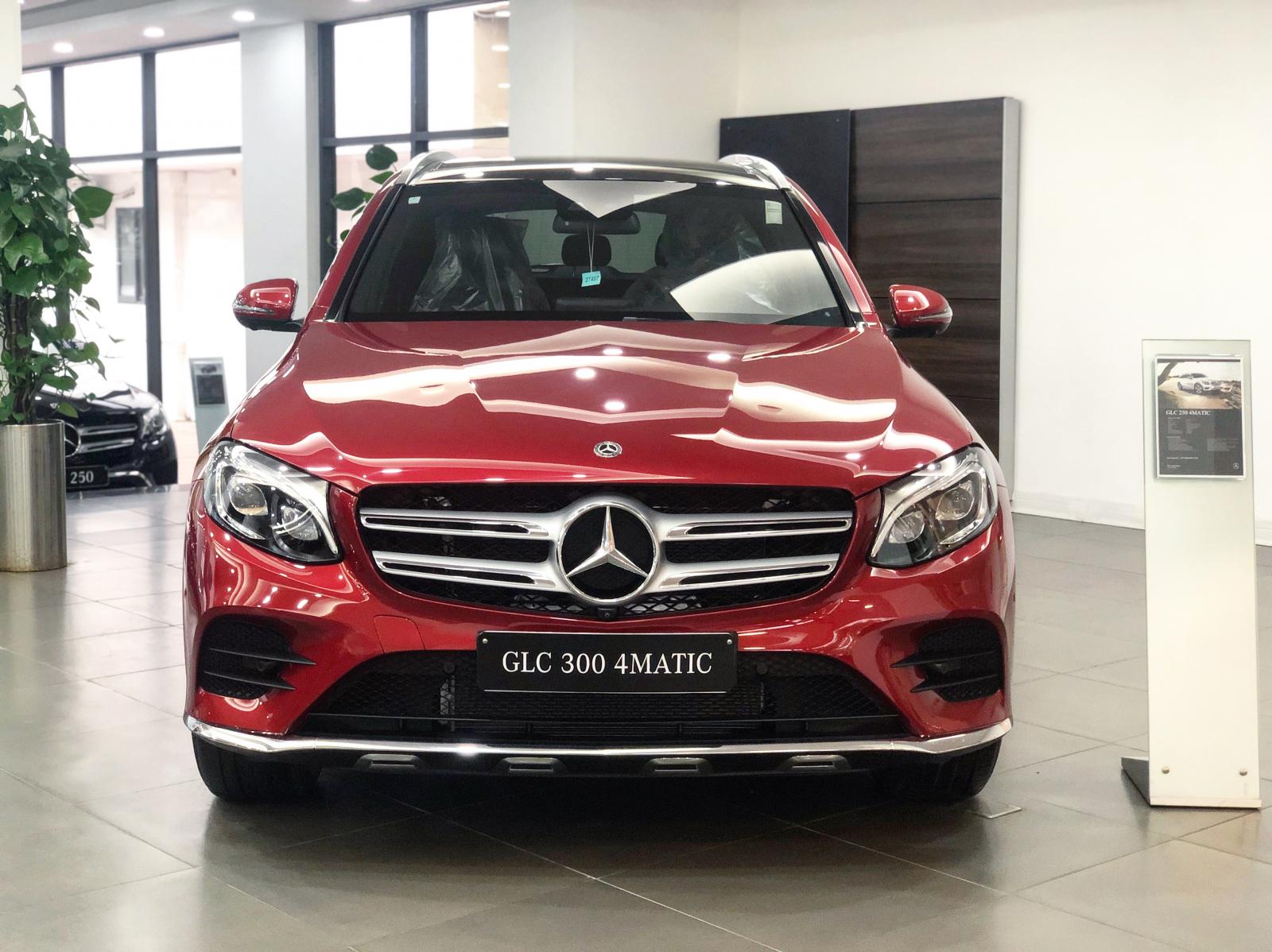 Mercedes-Benz GLC-Class GLC300 AMG 2019 - Giá xe Mercedes GLC300 2019 tốt nhất - Đủ màu giao ngay