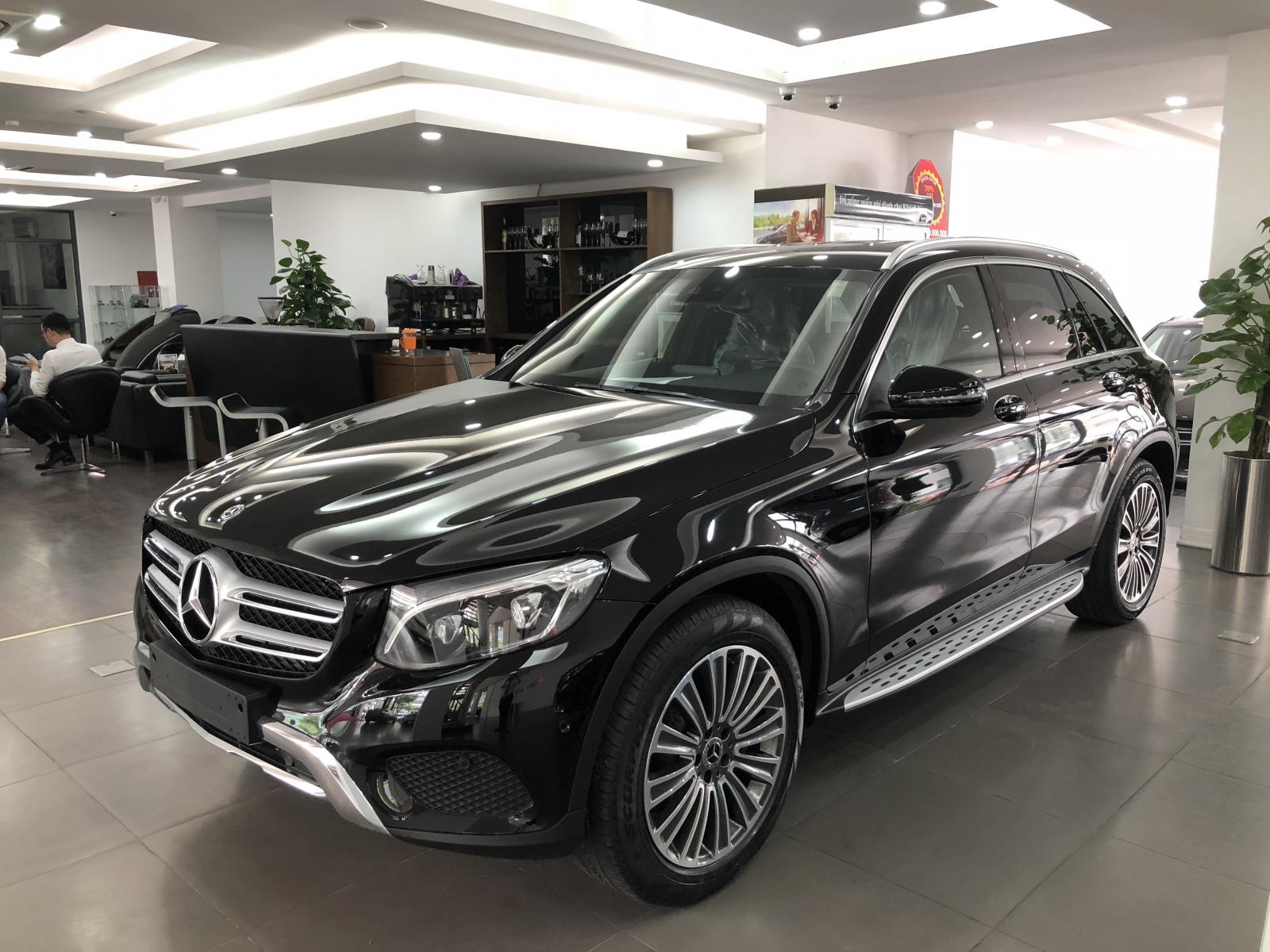 Mercedes-Benz GLC-Class GLC250 2019 - Bán Mercedes GLC250 2019, đủ màu, giao xe ngay. Khuyến mại lớn