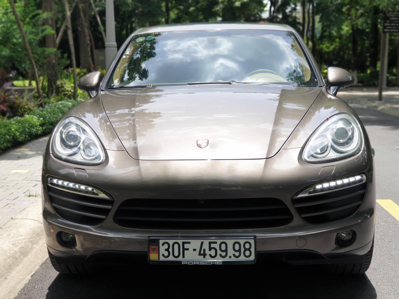 Porsche Cayenne 2011 - Bán Porsche Cayenne sản xuất 2011, màu nâu, xe nhập