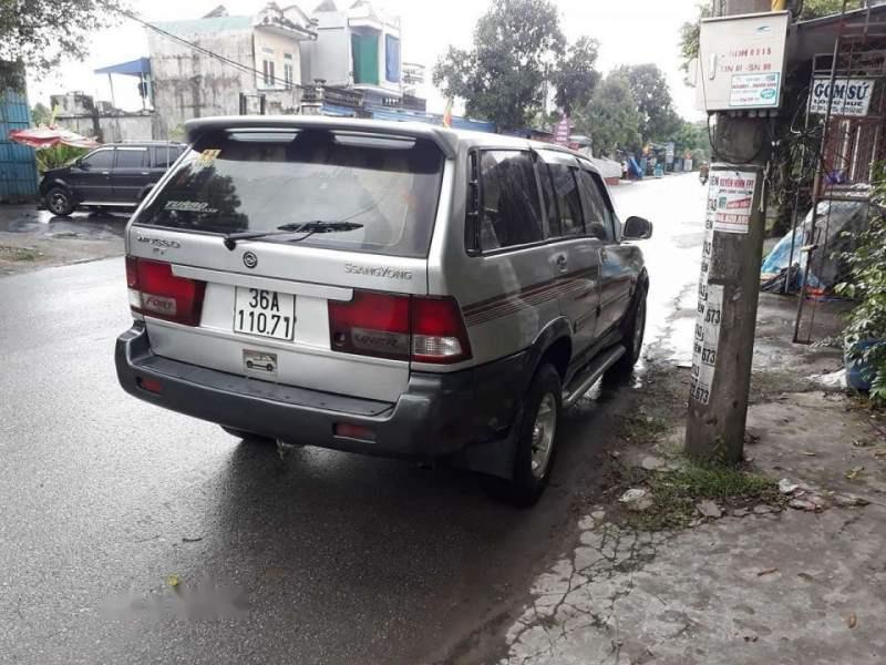 Ssangyong Musso 2002 - Bán xe Ssangyong Musso đời 2002, màu bạc