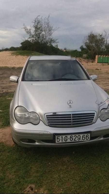 Mercedes-Benz C class C200 2001 - Gia đình bán Mercedes C200 đời 2001, màu bạc, xe nhập