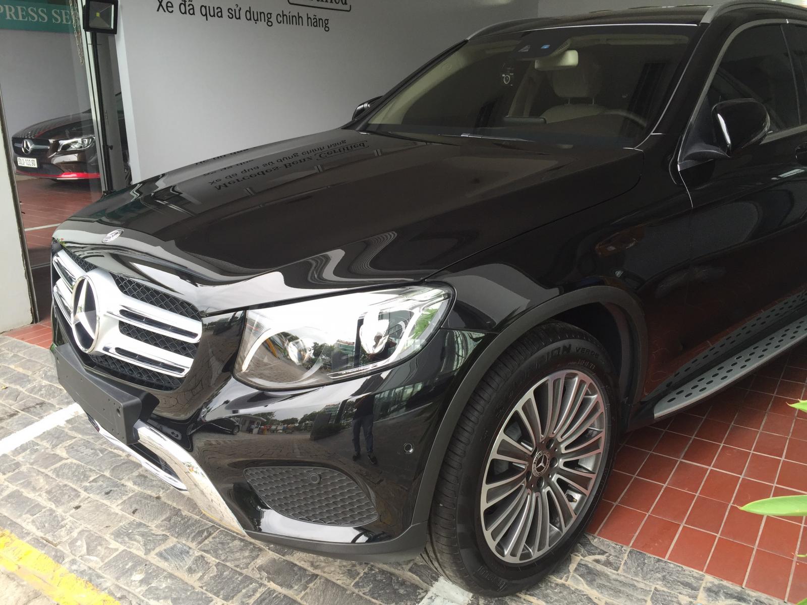 Mercedes-Benz GLC-Class 250 4MATIC 2019 - GLC 250 4MATIC màu đen sang trọng - SUV dẫn động 4 bánh