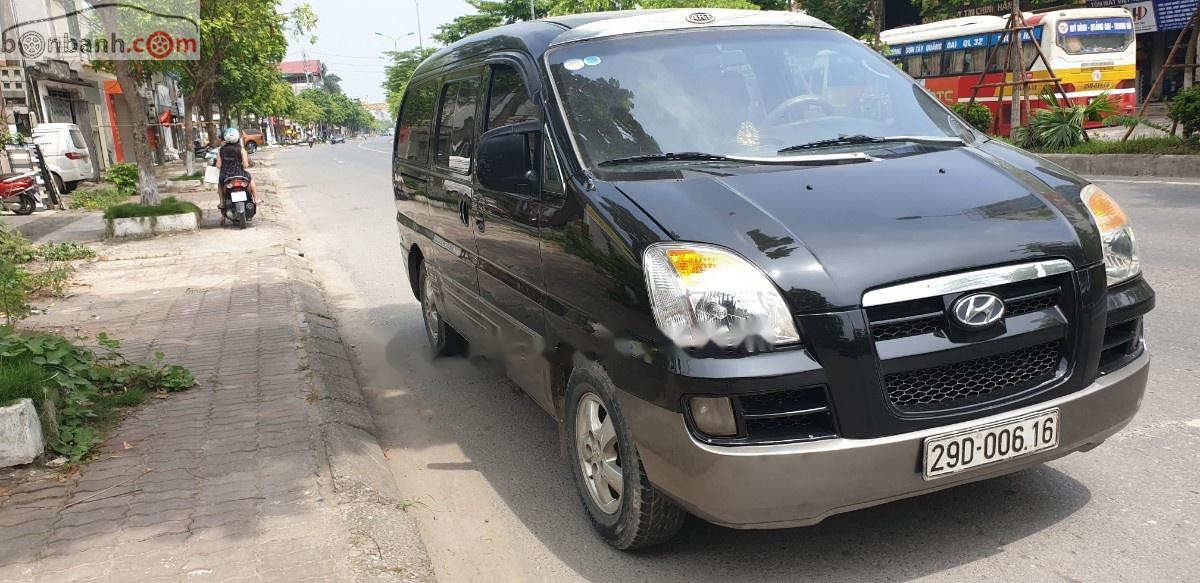 Hyundai Starex Van 2.5 MT 2004 - Cần bán Hyundai Starex Van 2.5 MT đời 2004, màu đen, nhập khẩu  