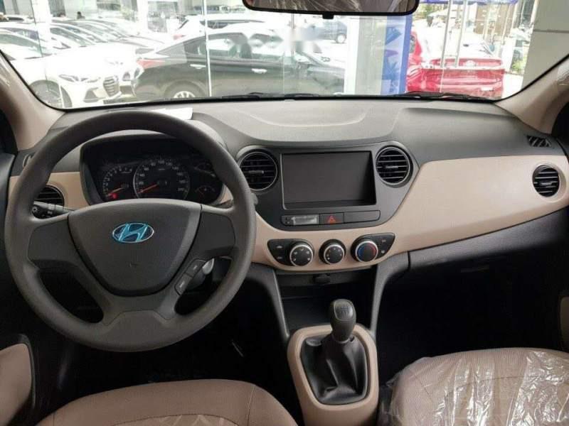 Hyundai Grand i10   Base  2019 - Cần bán Hyundai Grand i10 Base đời 2019, màu bạc