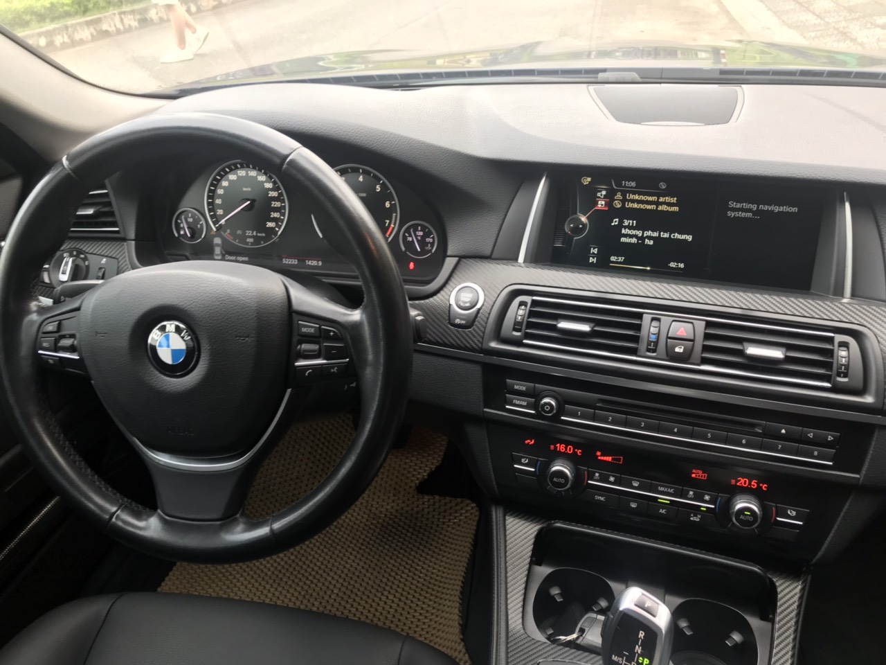 BMW 5 Series 520i 2016 - BMW 5 Series 520i năm sản xuất 2016, màu xanh lam, nhập khẩu