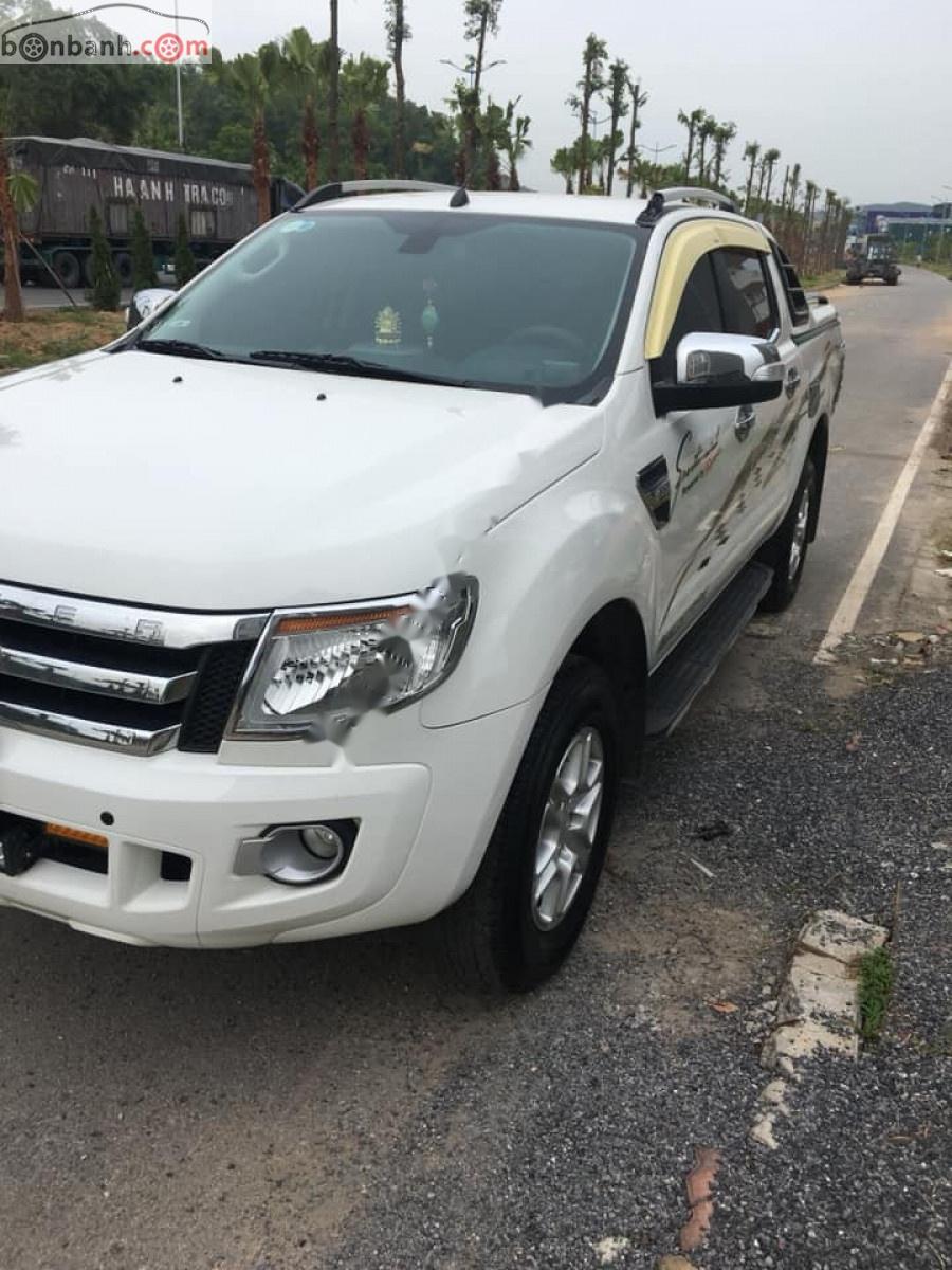 Ford Ranger XLT 2013 - Xe Ford Ranger XLT 2013, màu trắng, xe nhập số sàn