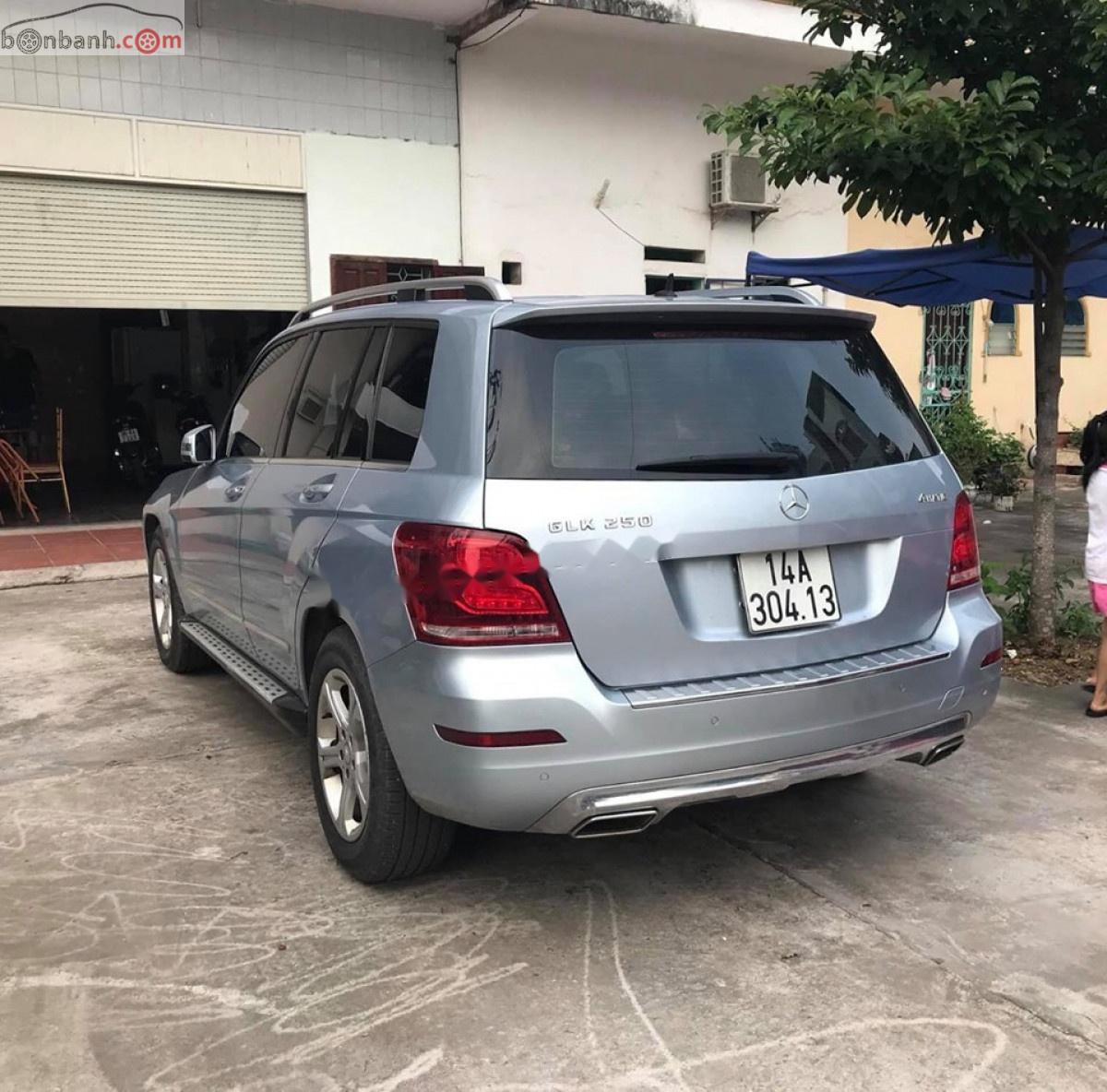 Mercedes-Benz GLK Class GLK250 4Matic 2013 - Cần bán Mercedes GLK250 4Matic sản xuất 2013, màu bạc xe gia đình