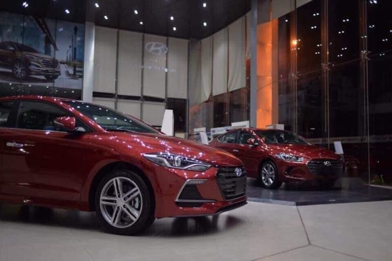 Hyundai Elantra   2019 - Bán Hyundai Elantra đời 2019, màu đỏ, xe nhập, giá tốt