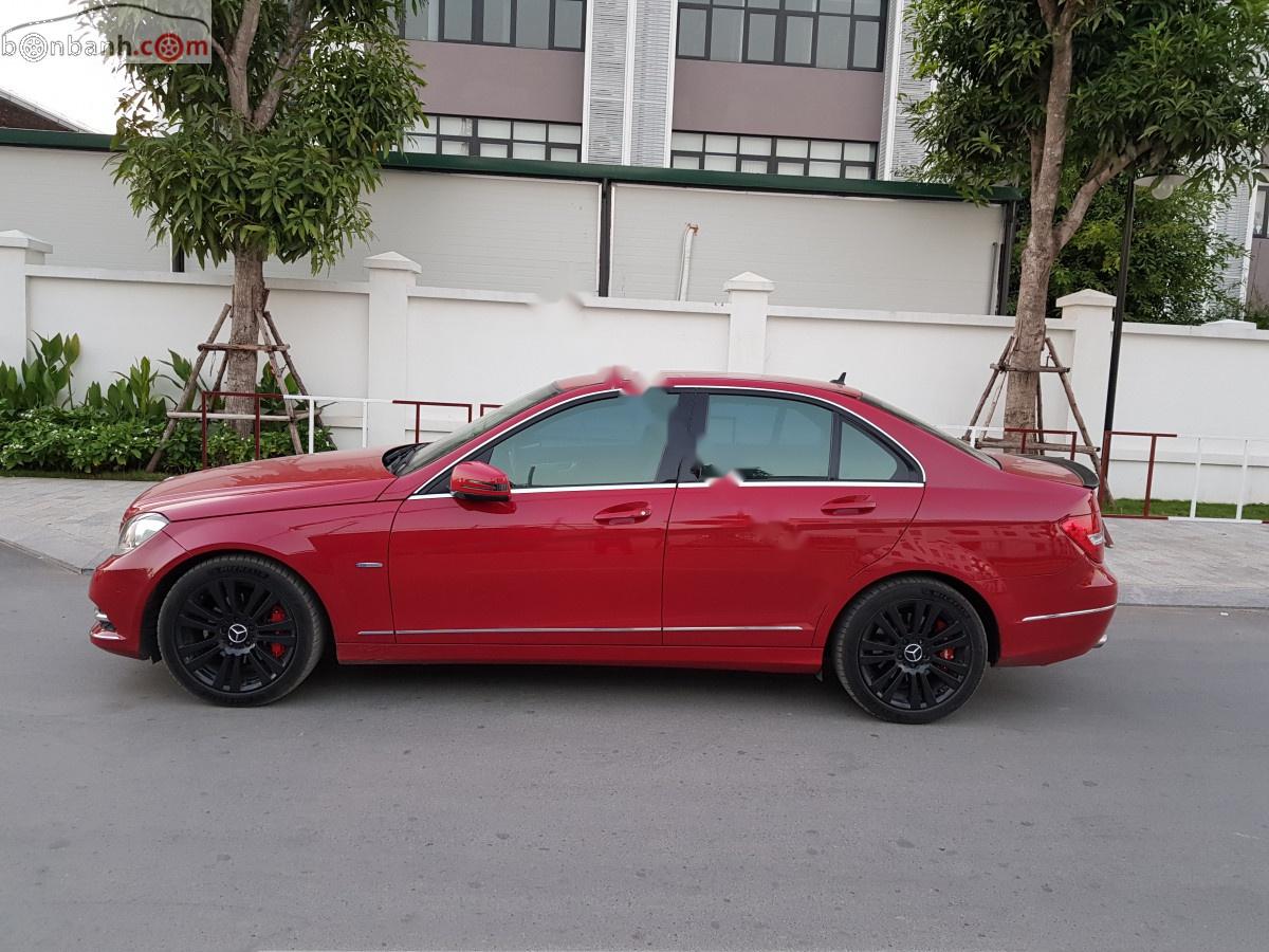 Mercedes-Benz C class C250 2011 - Cần bán Mercedes C250 đời 2011, màu đỏ, giá tốt