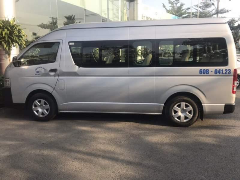 Toyota Hiace   2017 - Bán Toyota Hiace năm 2017, nhập khẩu nguyên chiếc