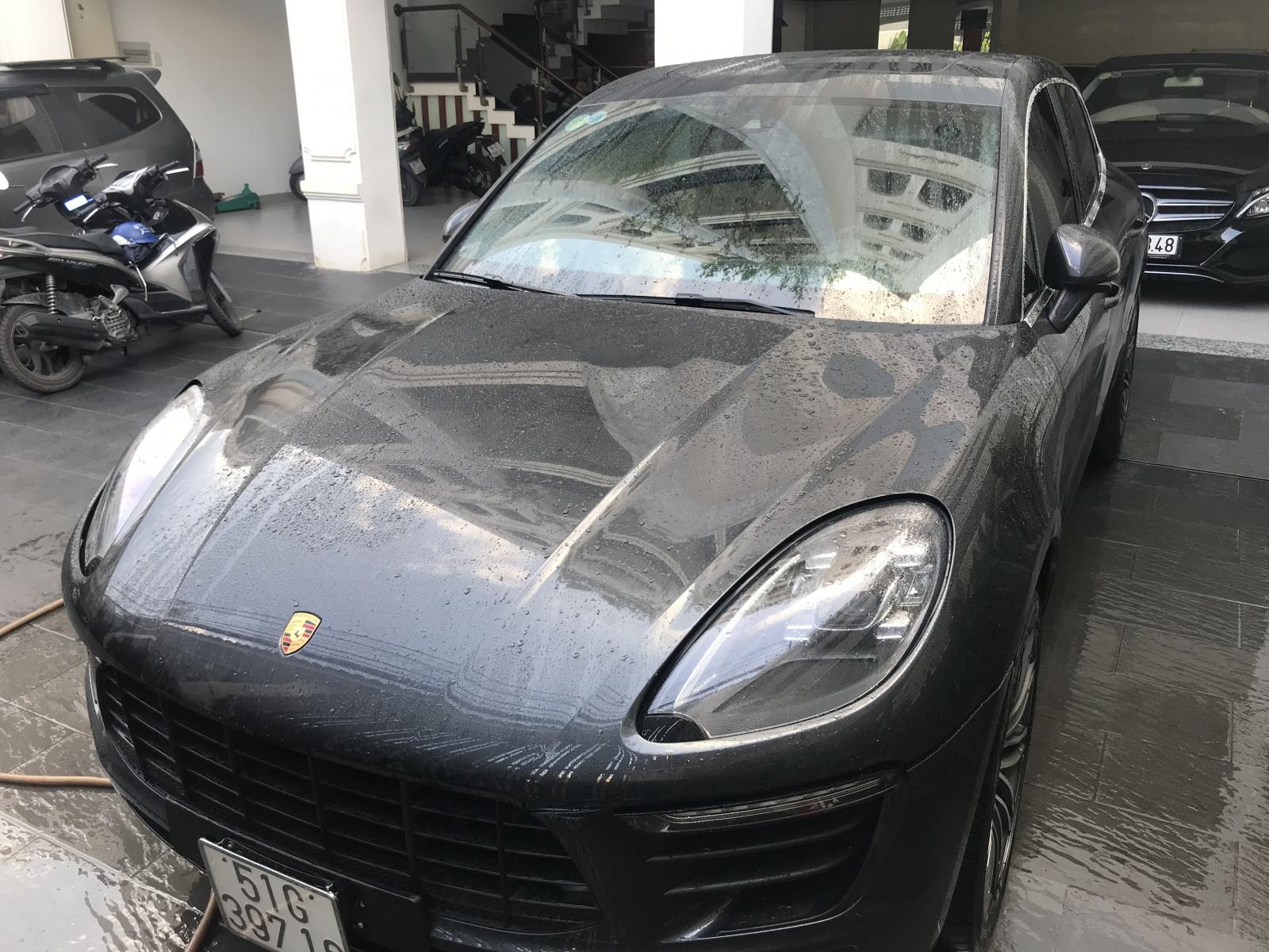 Porsche Macan 2017 - Bán Porsche Macan sản xuất 2017 xe đi 12.000km đúng đồng hồ, xe còn rất mới, cam kết chất lượng xe bao kiểm tra tại hãng