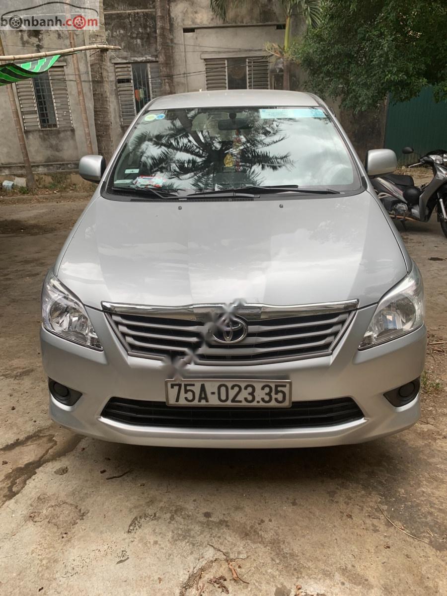 Toyota Innova 2013 - Bán Toyota Innova năm sản xuất 2013, màu bạc giá cạnh tranh