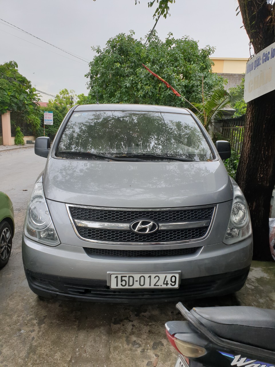 Hyundai Starex 2012 - Bán xe bán tải Hyundai Starex 2012, 6 chỗ, nhập khẩu, màu bạc, máy xăng