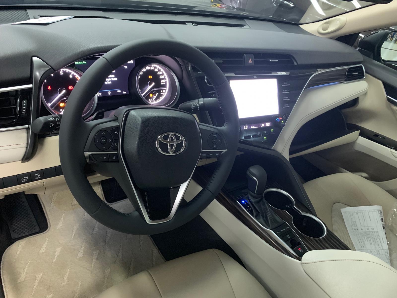 Toyota Camry 2.0E 2018 - Bán xe Toyota Camry 2.0G   2019