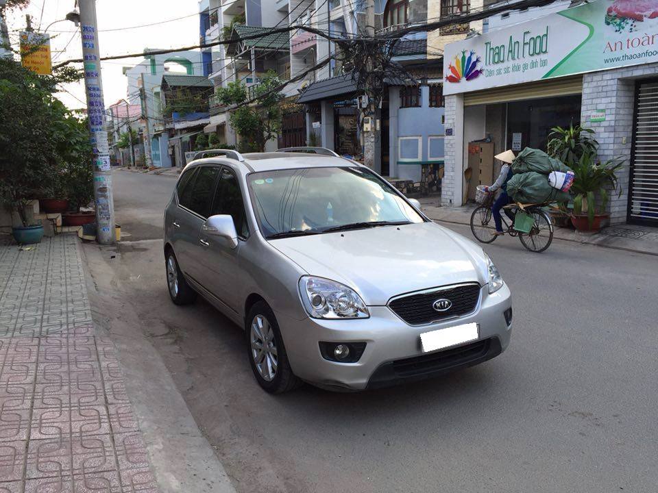 Kia Carens 2013 - Bán Kia Carens đời 2013, màu bạc số sàn, giá 316tr