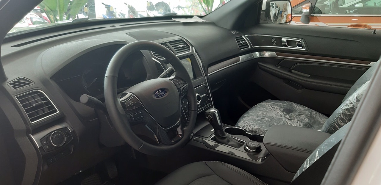 Ford Explorer 2.3L Ecoboost Limited 2019 - Ford Explorer 2.3L Ecoboost Limited 2019 giá hấp dẫn ưu đãi giảm tiền mặt tặng kèm gói phụ kiện hotline: 0933 068 739