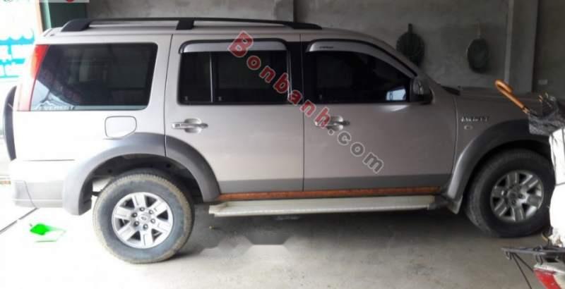 Ford Everest 2.5L 4x2 MT 2009 - Bán Ford Everest 2.5L 4x2 MT 2009, máy móc gầm bệ chắc chắn tiết kiệm nhiên liệu