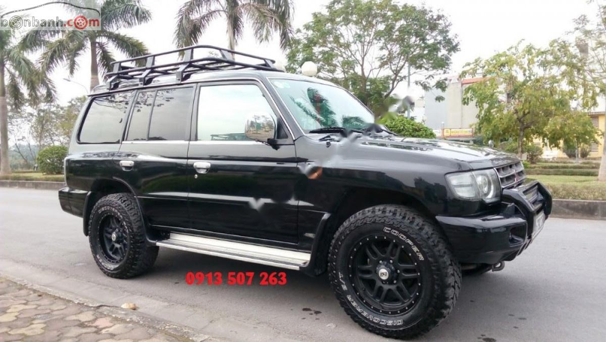 Mitsubishi Pajero 2004 - Bán ô tô Mitsubishi Pajero sản xuất năm 2004, màu đen, xe nhập