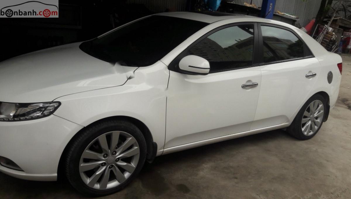 Kia Forte 2012 - Bán Kia Forte 2012, màu trắng số tự động, giá chỉ 350 triệu