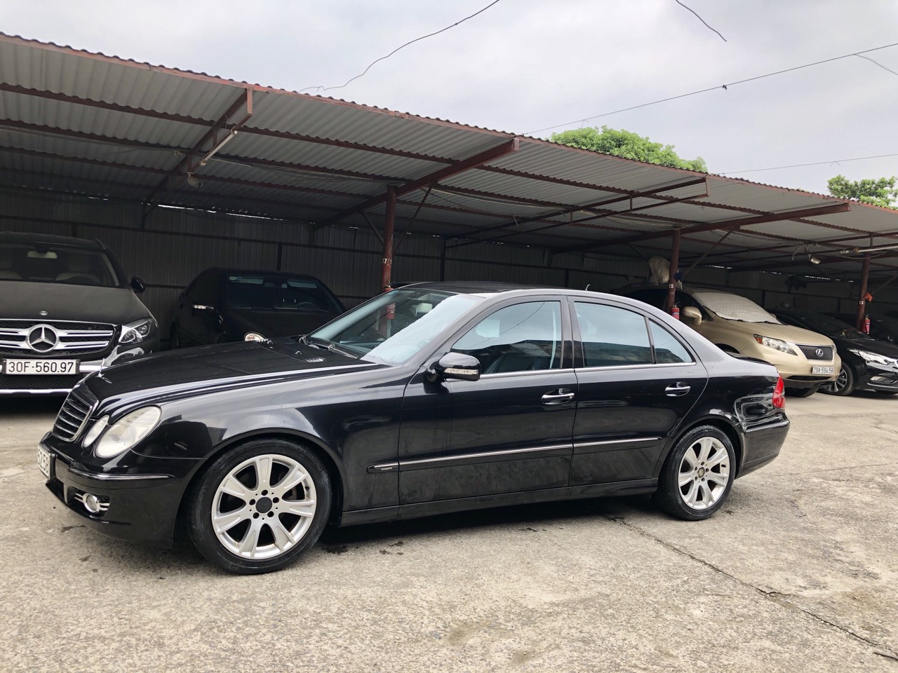 Mercedes-Benz E class E200K 2008 - Bán Mercedes E200K đời 2008, màu đen 