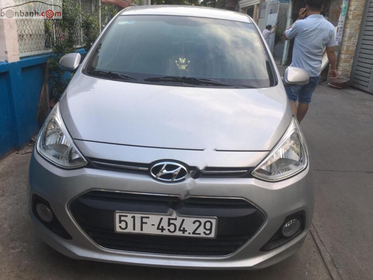 Hyundai Grand i10 2016 - Bán Hyundai Grand i10 đời 2016, màu bạc, nhập khẩu số sàn