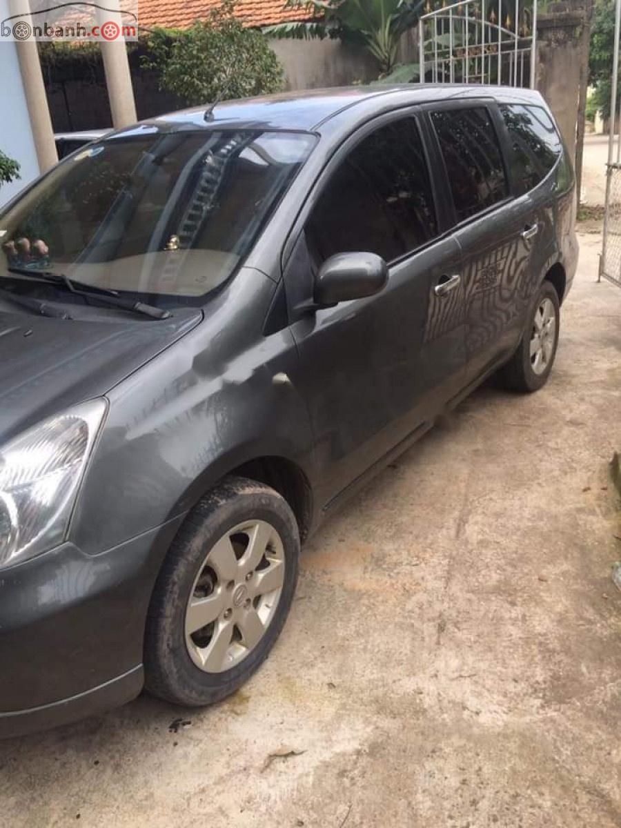 Nissan Grand livina 2012 - Cần bán lại xe Nissan Grand livina năm 2012, màu xám số sàn, giá tốt