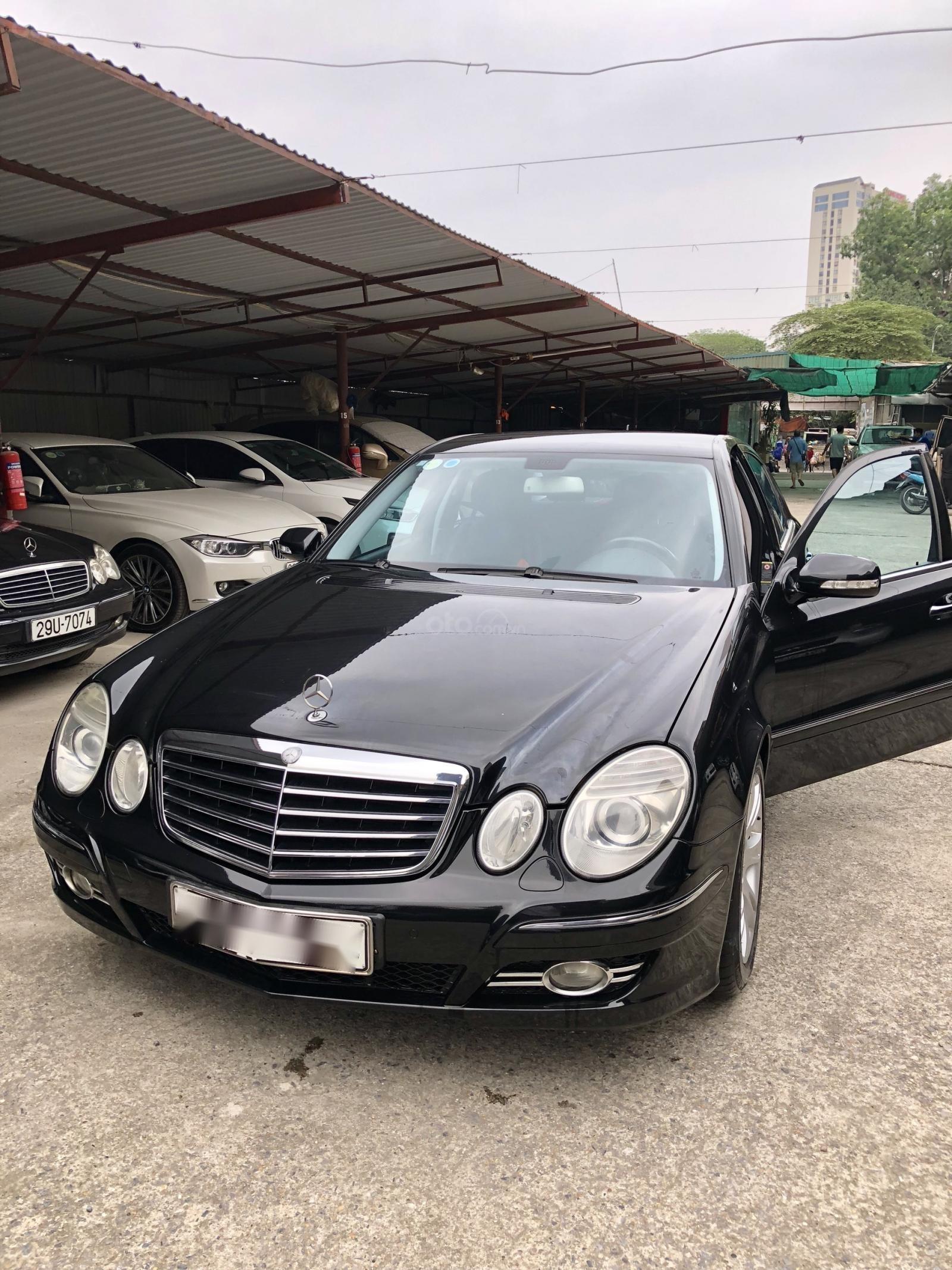 Mercedes-Benz E class E200K 2008 - Bán Mercedes E200K đời 2008, màu đen 