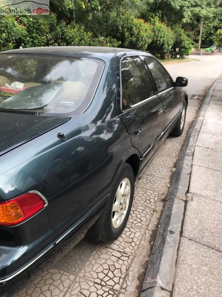 Toyota Camry 2.2 LE 2001 - Bán Toyota Camry 2.2 LE sản xuất năm 2001, nhập khẩu chính chủ, giá tốt