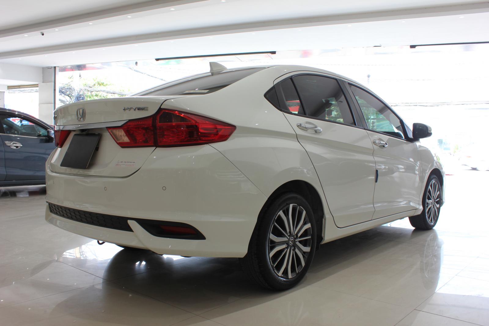 Honda City 1.5 CVT 2017 - Bán Honda City 1.5 CVT năm sản xuất 2017, màu trắng, 530tr