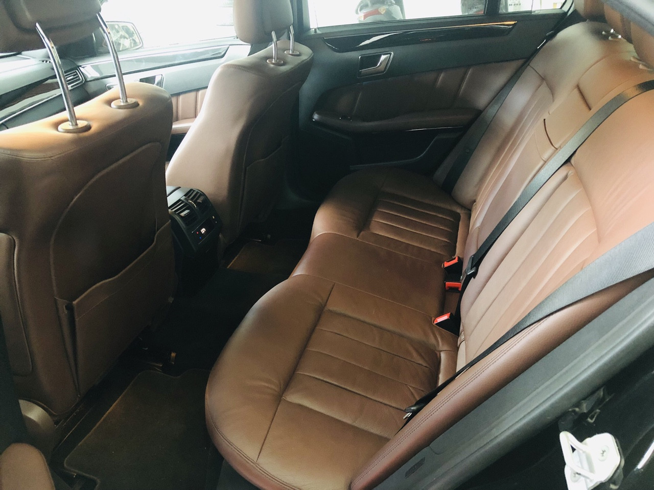 Mercedes-Benz E class  E250 2013 - Bán xe Mercedes E250 năm 2013, màu đen