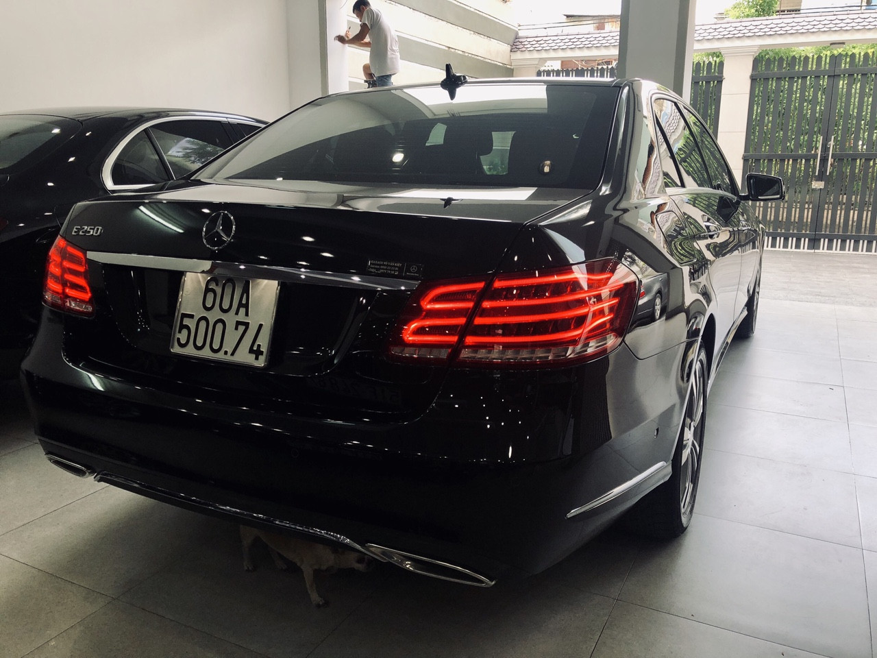 Mercedes-Benz E class  E250 2013 - Bán xe Mercedes E250 năm 2013, màu đen