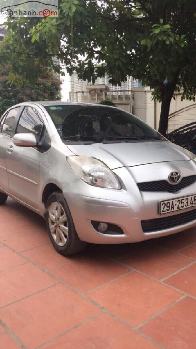 Toyota Yaris 1.5 2011 - Bán Toyota Yaris 1.5 đời 2011, màu bạc, nhập khẩu Thái