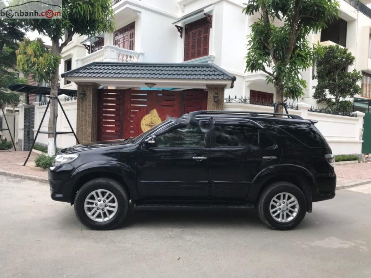 Toyota Fortuner V 2013 - Bán Toyota Fortuner V 2013, màu đen, xe gia đình, giá tốt